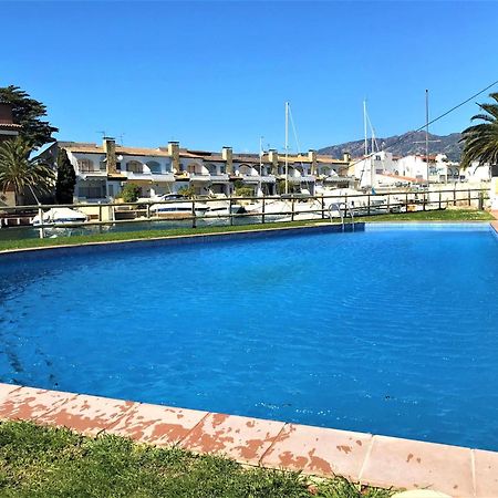 Apartamento En Roses Con Vistas Al Canal Y Piscina Luaran gambar