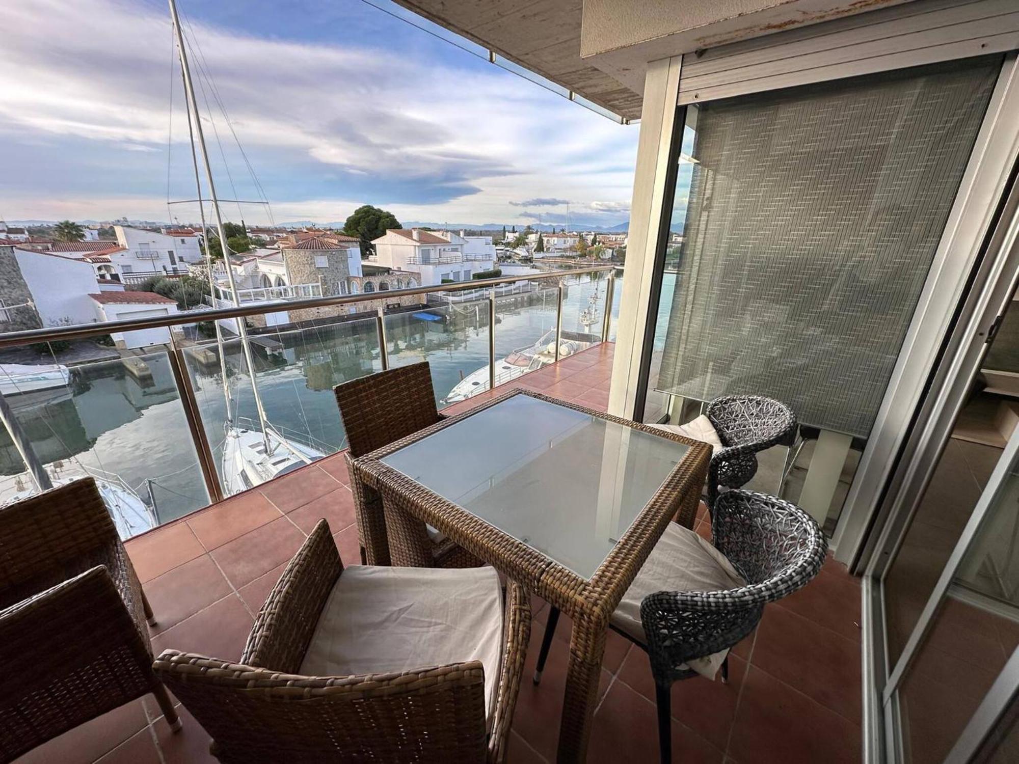 Apartamento En Roses Con Vistas Al Canal Y Piscina Luaran gambar